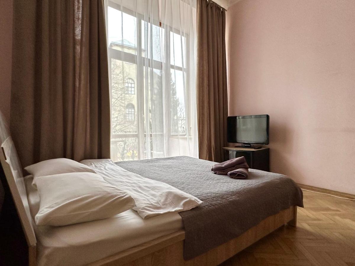 Romantic Apartments - Оn Valova Street Lvov Exteriér fotografie